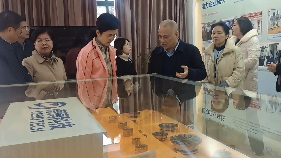 江西省政協(xié)副主席、省工商聯(lián)主席謝茹等一行領(lǐng)導(dǎo)蒞臨公司調(diào)研指導(dǎo)！
